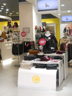 Cine sunt românii care fac haine pentru Zara, H&M şi C&A